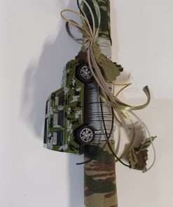 Λευκό στρογγυλό κερί με στρατιωτικό τζιπ