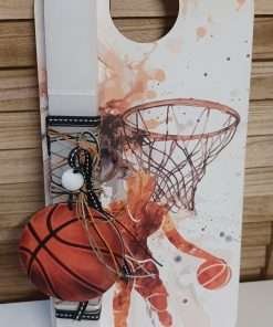 Λευκή λαμπάδα με πλάτη για αγόρι με θέμα το μπάσκετ